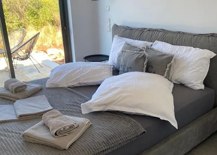 Yoga -retreat -villa Sappho Near Ammoussa Villa